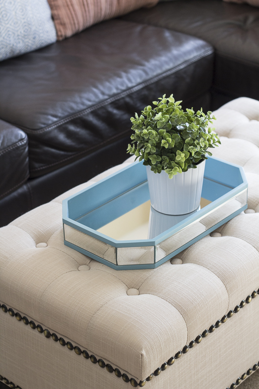 upholstered-bench-tray-livingroom