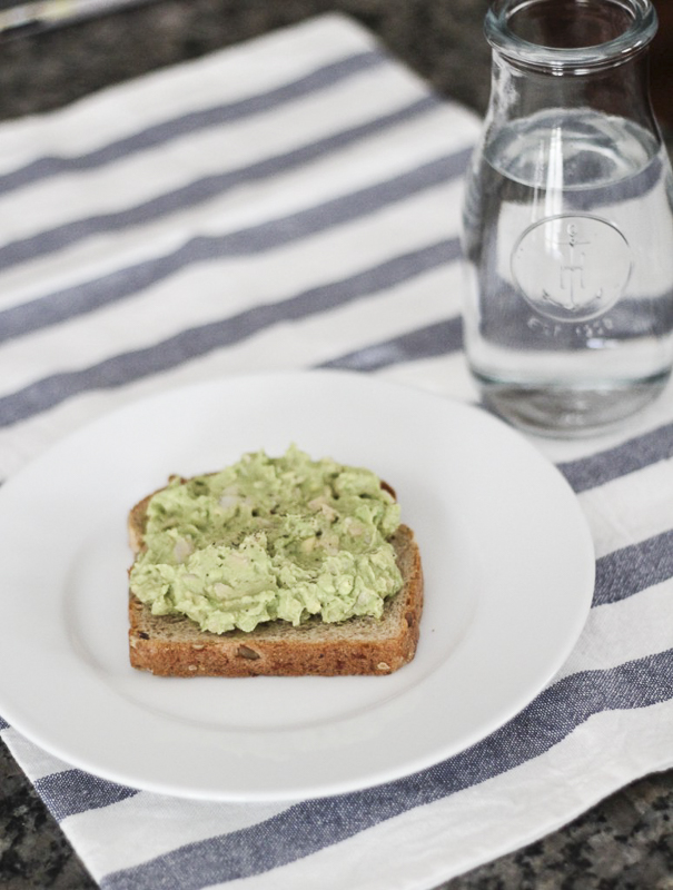 egg-avocado-toast-healthy