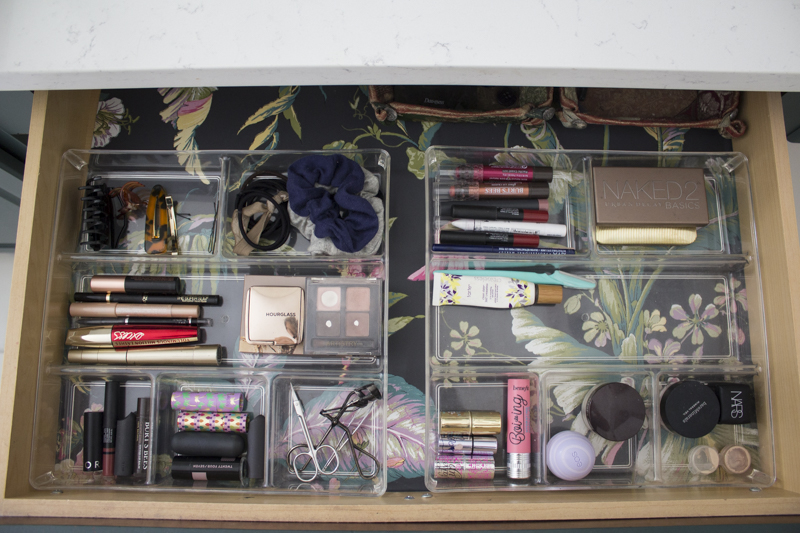 organized-make-up-drawer-7
